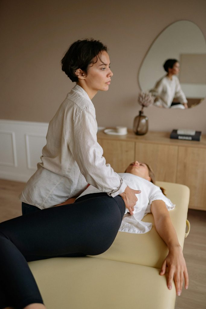 Krankengymnastik am Gerät Sasbach, KGG Physiotherapie Sasbach, Reha Training Kaiserstuhl, Physiotherapie Training 79361, Muskelaufbau Therapie Sasbach